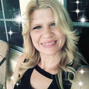 Meet your Posher, Cari